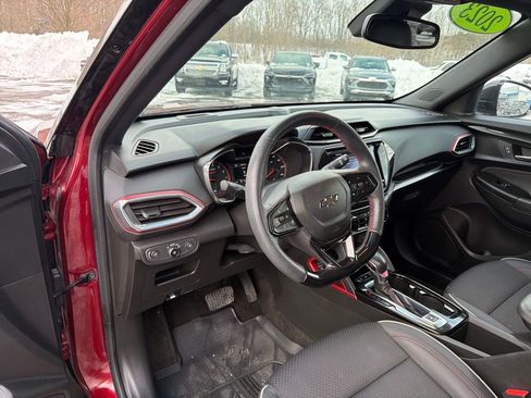 Used 2023 Chevrolet TrailBlazer RS w/ Convenience Package image 11