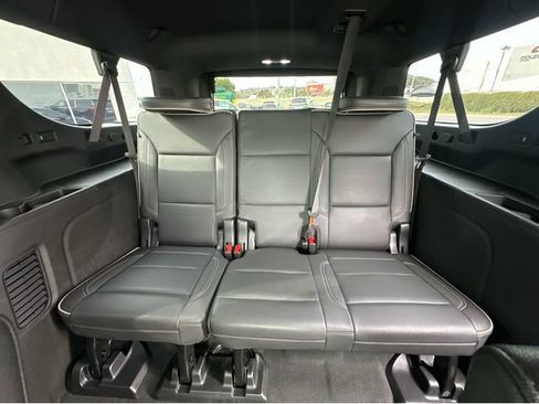 Certified 2022 GMC Yukon XL SLT w/ SLT Luxury Package image 17