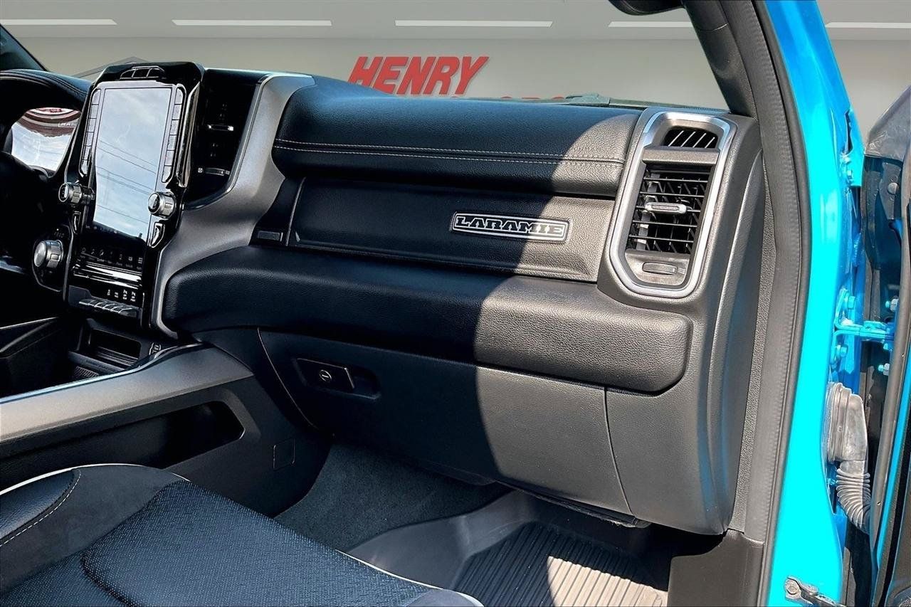 Used 2024 RAM 1500 Laramie AWD/4WD image 28