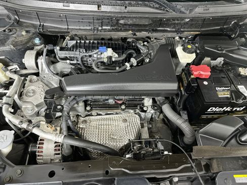 Used 2018 Nissan Rogue S AWD/4WD image 31