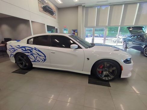 Used 2019 Dodge Charger SRT Hellcat w/ Harman/Kardon Audio Group RWD image 6