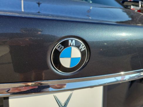 Used 2017 BMW 750i xDrive image 10