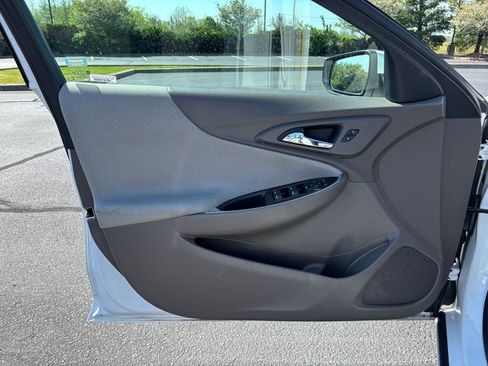 Used 2020 Chevrolet Malibu LT FWD image 12