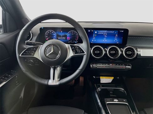 New 2026 Mercedes-Benz GLB 250 4MATIC image 24
