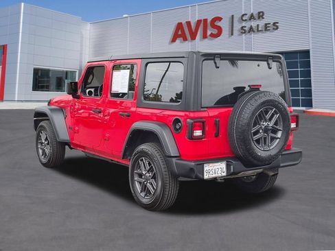 Used 2025 Jeep Wrangler Unlimited Sport AWD/4WD image 9