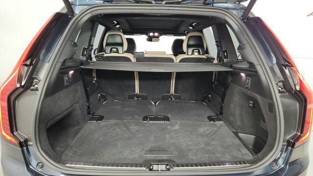Used 2026 Volvo XC90 B6 Plus w/ Protection Package AWD/4WD image 44