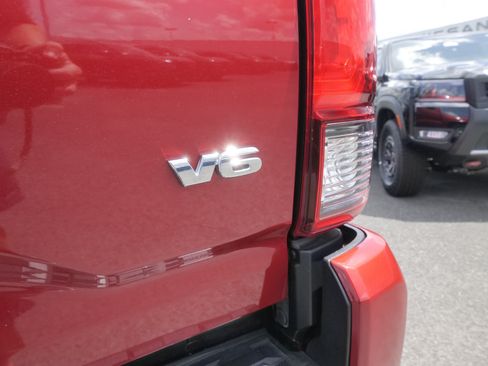 Used 2023 Toyota Tacoma SR AWD/4WD image 12