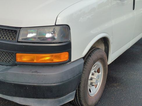 Used 2022 Chevrolet Express 2500 Extended w/ Driver Convenience Package image 10