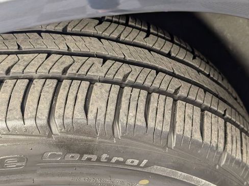 Used 2020 GMC Acadia Denali w/ Trailering Package image 9