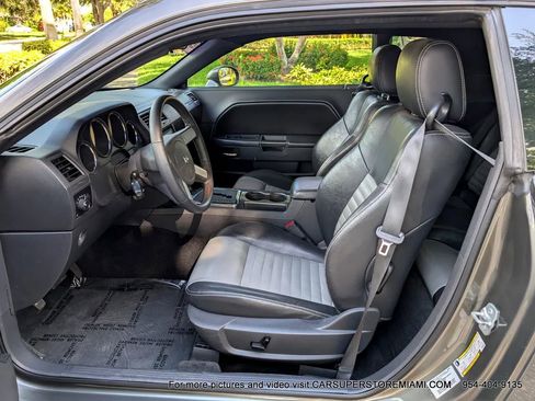 Used 2009 Dodge Challenger R/T image 31