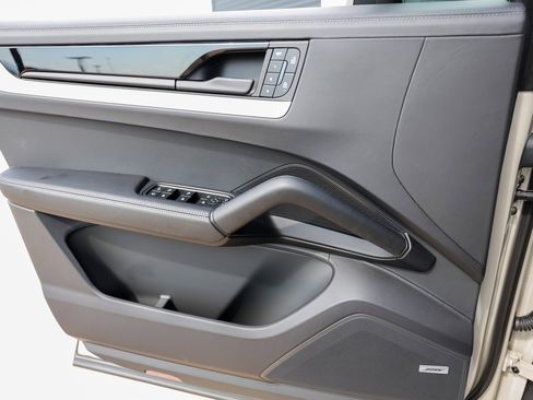 New 2025 Porsche Cayenne E-Hybrid Coupe image 23