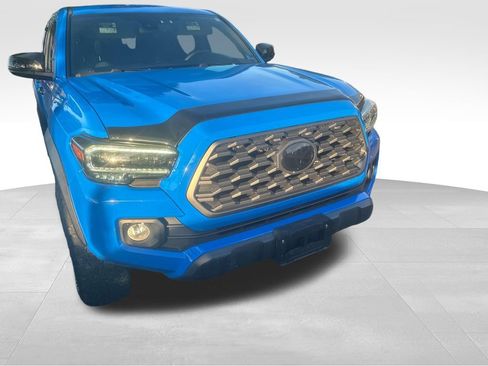 Used 2021 Toyota Tacoma TRD Off-Road w/ Technology Package AWD/4WD image 26
