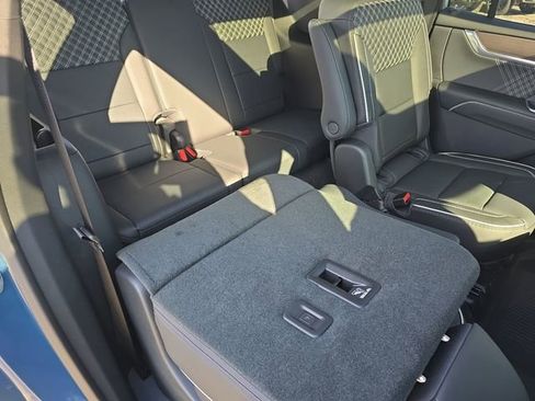 Used 2025 GMC Acadia Denali w/ Super Cruise Package image 28