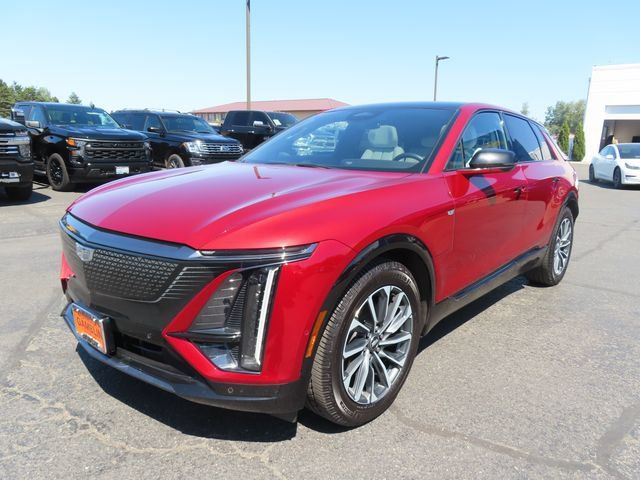 Used 2024 Cadillac Lyriq Sport w/ LPO, Floor Liner Package AWD/4WD image 3