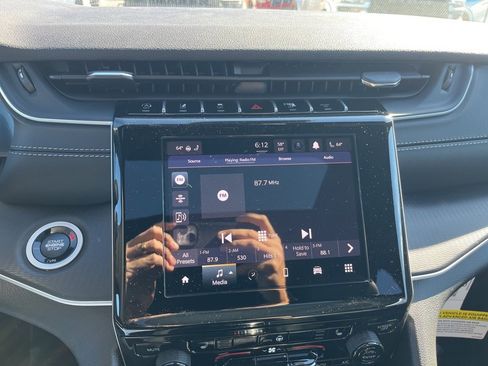 New 2025 Jeep Grand Cherokee Altitude image 24