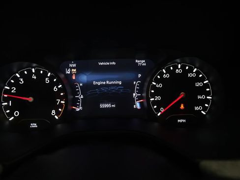 Used 2024 Jeep Compass Latitude AWD/4WD image 2