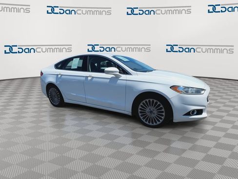 Used 2016 Ford Fusion Titanium FWD image 2