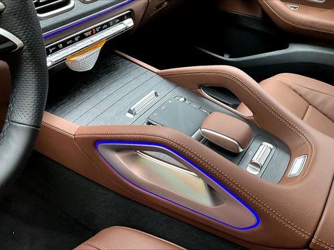 New 2026 Mercedes-Benz GLS 450 4MATIC image 11