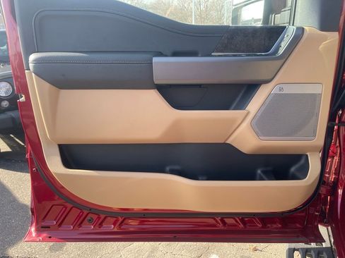 New 2025 Ford F250 XLT w/ Black Appearance Package image 17