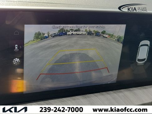 Certified 2024 Kia Telluride EX w/ EX Captain's Chair Package FWD image 30