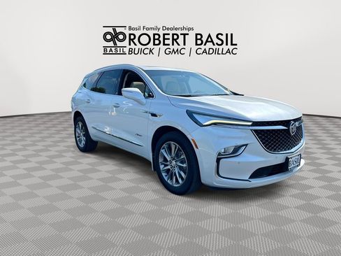 Used 2022 Buick Enclave Avenir AWD/4WD image 2