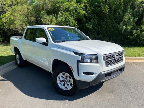Used 2024 Nissan Frontier SV w/ Technology Package AWD/4WD image 1