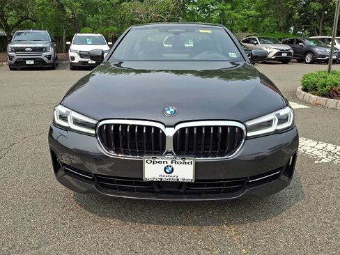 Used 2023 BMW 530i xDrive w/ Premium Package AWD/4WD image 2