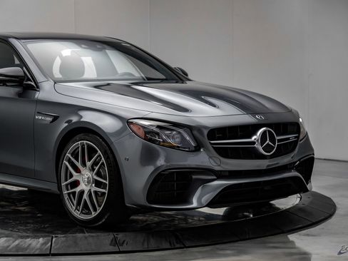 Used 2018 Mercedes-Benz E 63 AMG S image 27