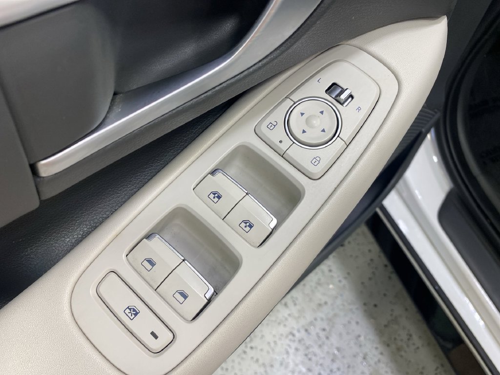 Used 2025 Hyundai Sonata SEL FWD image 31