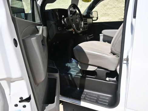 Used 2020 GMC Savana 3500 Extended w/ Driver Convenience Package image 36