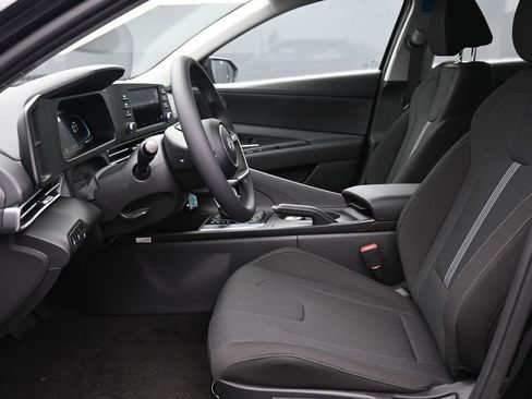 New 2026 Hyundai Elantra SE image 10