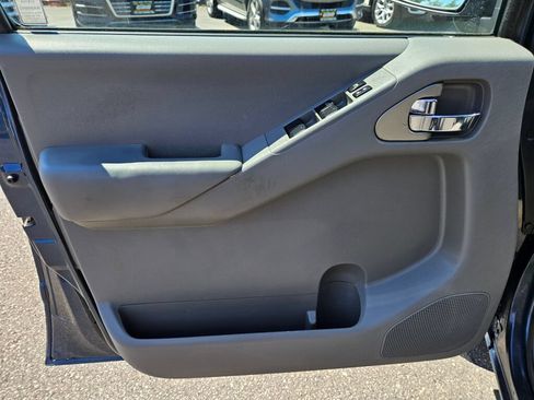 Used 2014 Nissan Frontier SV AWD/4WD image 17