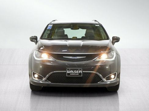 Used 2018 Chrysler Pacifica Touring-L Plus w/ Tire & Wheel Group FWD image 8