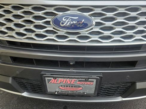 Used 2016 Ford Explorer Platinum image 31