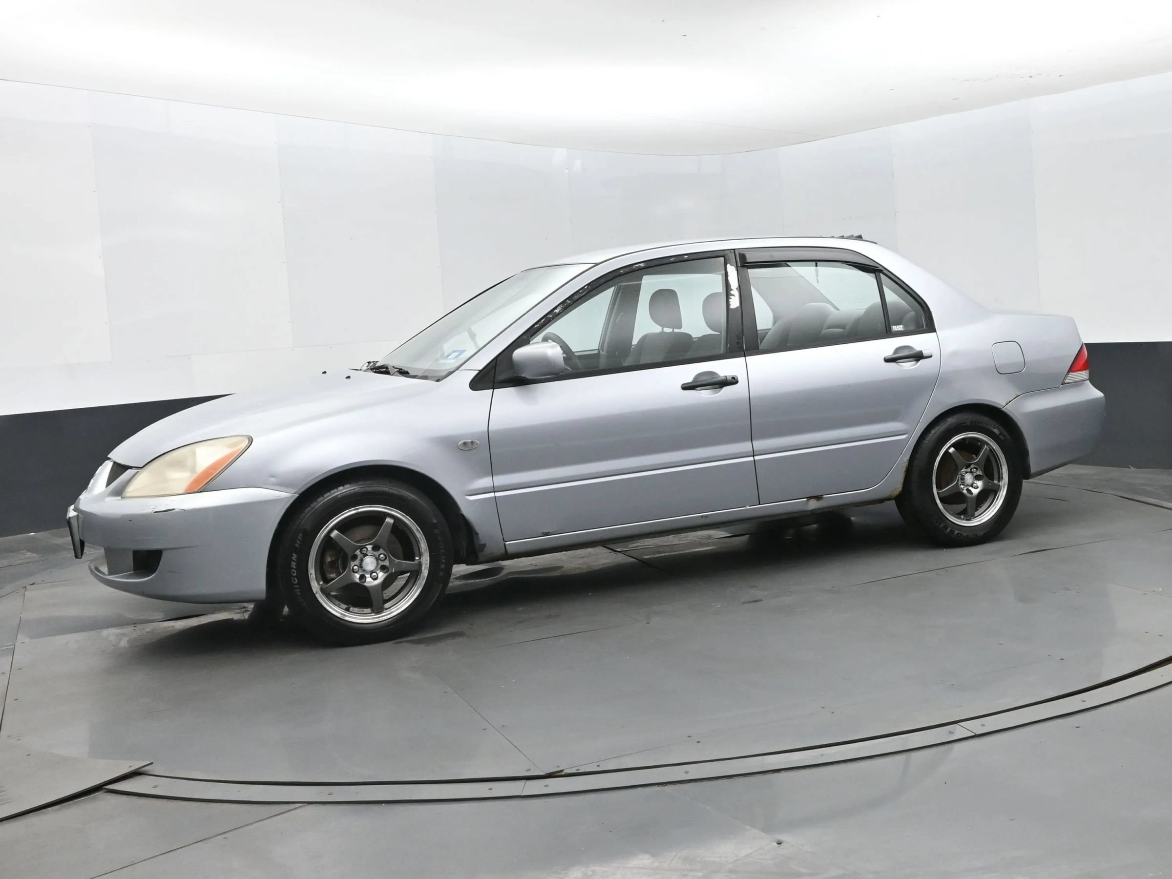 Used 2005 Mitsubishi Lancer ES FWD image 5