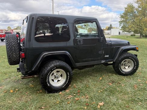 Used 2002 Jeep Wrangler X image 3