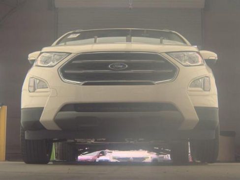 Used 2020 Ford EcoSport Titanium image 3