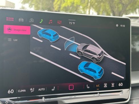 New 2026 Volkswagen Tiguan SE R-Line FWD image 17