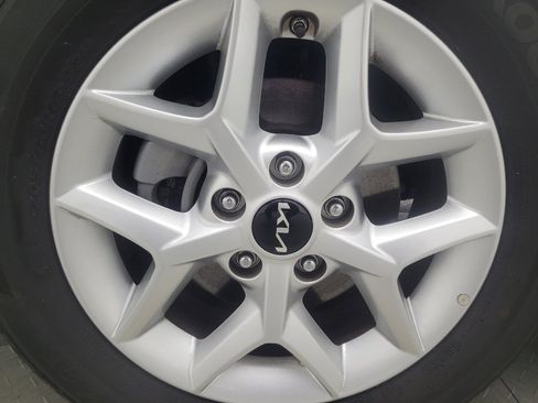 Used 2025 Kia Soul LX w/ LX Technology Package image 31