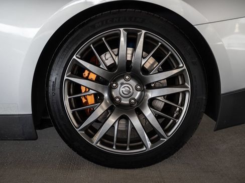 Used 2009 Nissan GT-R Premium AWD/4WD image 12