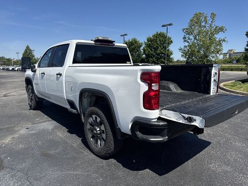 Used 2024 Chevrolet Silverado 2500 Custom w/ Custom Convenience Package AWD/4WD image 5