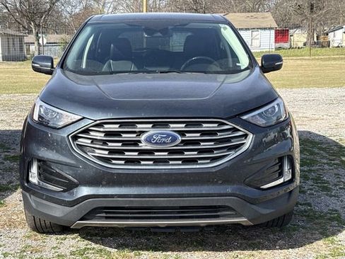 Used 2022 Ford Edge Titanium image 2