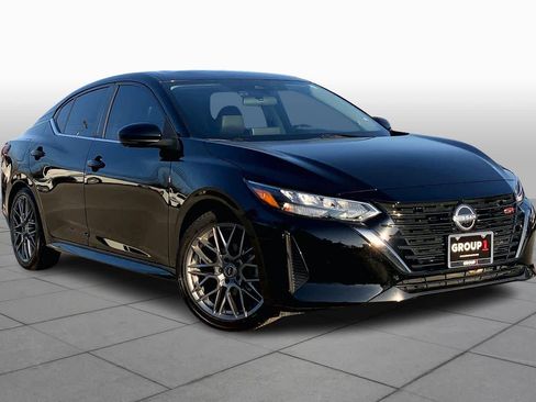 Used 2024 Nissan Sentra SR w/ SR Premium Package image 3