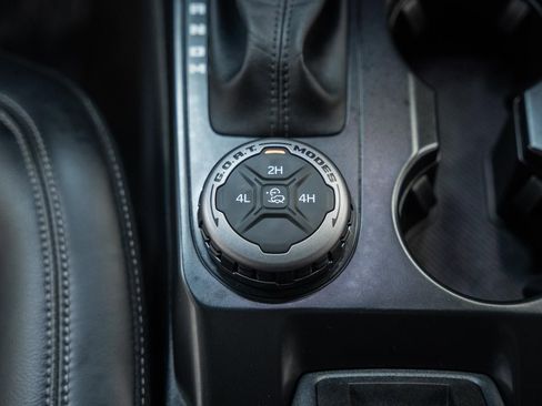 Used 2025 Ford Bronco Outer Banks image 33