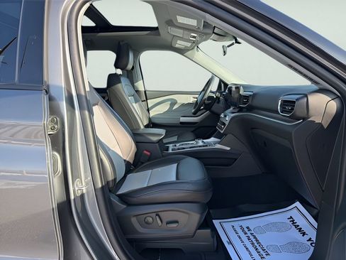 Used 2023 Ford Explorer XLT w/ Equipment Group 202A image 12
