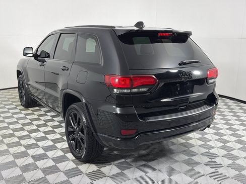 Used 2021 Jeep Grand Cherokee Laredo X AWD/4WD image 6