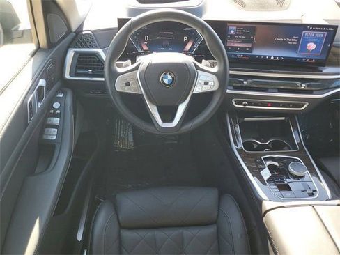 Used 2025 BMW X7 xDrive40i image 33