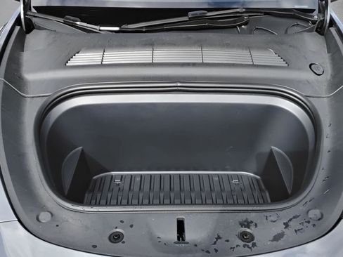 Used 2023 Tesla Model Y AWD image 14