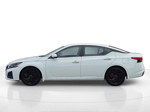 Used 2023 Nissan Altima 2.5 S image 3