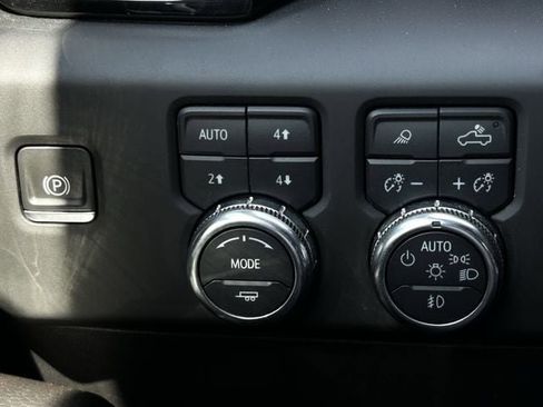 Used 2022 GMC Sierra 1500 Denali w/ Technology Package AWD/4WD image 23